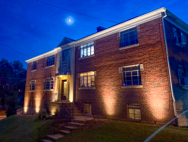 5 Commercial Landscape Lighting Tips for Property Managers