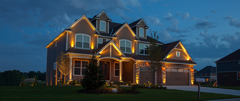 Top 2 Landscape Lighting Tips for Your Roof