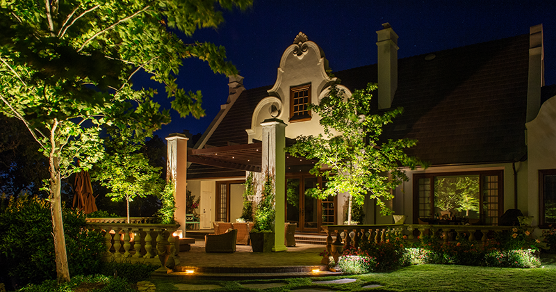 Top 2 Landscape Lighting Tips for Your Roof