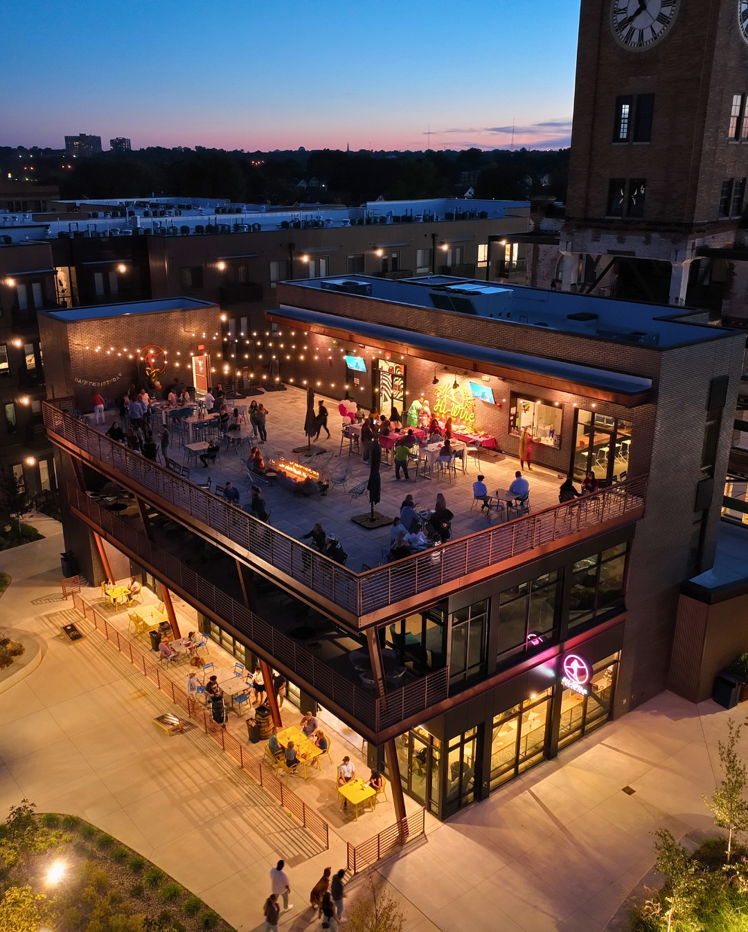 6 Outdoor Commercial Lighting Ideas