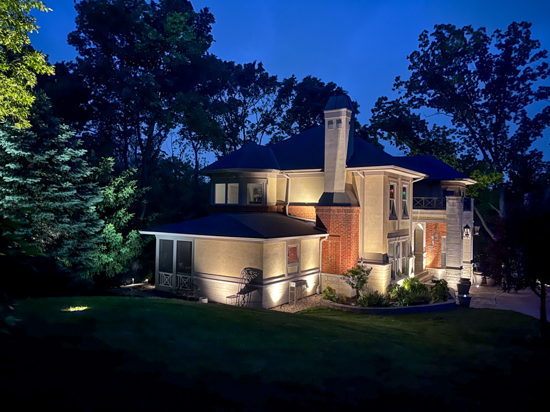 2027 Trend: Landscape Lighting for the Second Story